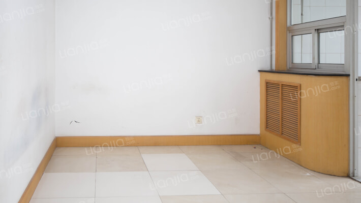 开发区 政法街 槐林新村 南北通透三居 税费低-餐厅