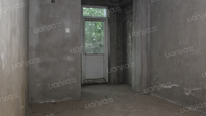 房本满二，视野开阔，电梯洋房，格局好，带小院-卧室A