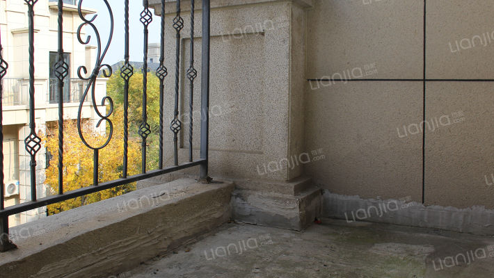 K2狮子城北区 4室2厅 南 北-露台B