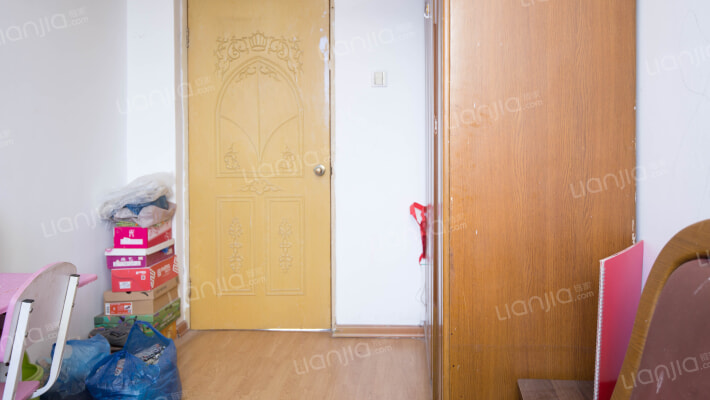 南北通透三居，视野宽阔，采光充足，出行便利-卧室B