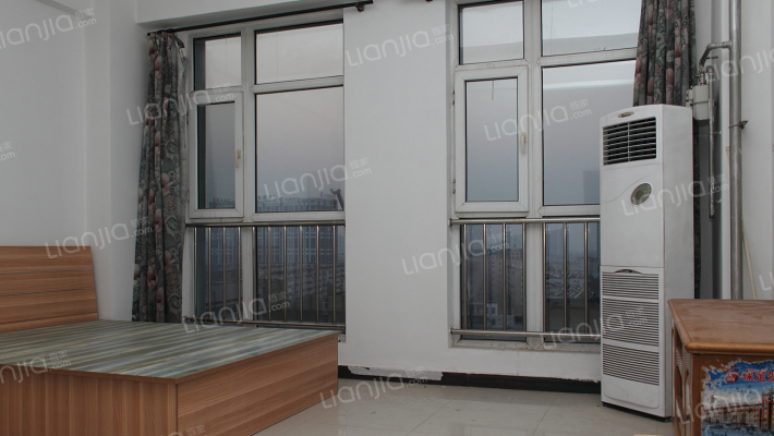 国富嘉园 位置好 环境好 物业好 密度低，德信公园旁-客厅