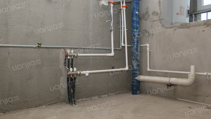 中间楼层 配套设施齐，房子我看过，不挡光-厨房