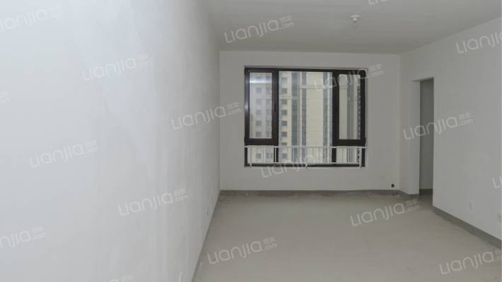 高铁新干线大三居的户型，采光好。-客厅