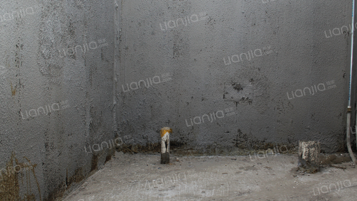 此房满五唯一 东北向两居室 ，采光视野好-卫生间