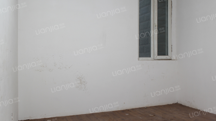 小区环境很清净，边上就是东直门医院-卧室A