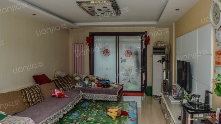 房本满二税费低，精装修可拎包入住，小区安静交通便利-客厅