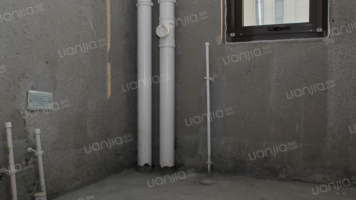 明卫东户 样板间大F户型 中层 南侧楼栋 出入方便-卫生间