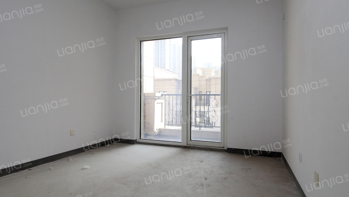 高铁板块联排别墅，满二年无尾款，无抵押-卧室C