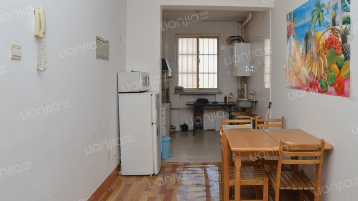 南北双通透、户型方正、房本满五、看房有钥匙-餐厅