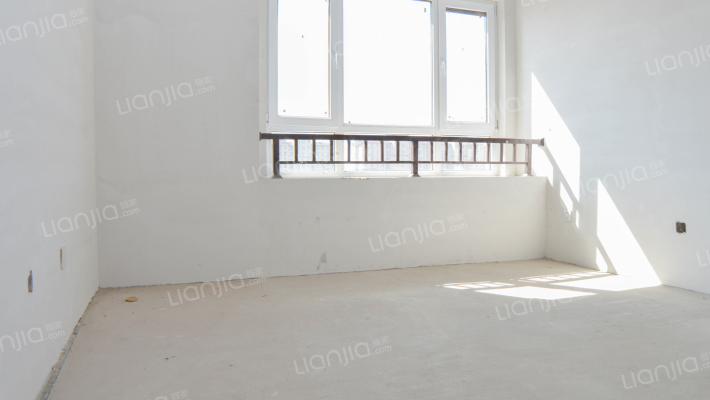 此房格局好，无遮挡，.环境优雅，南北通透-卧室C