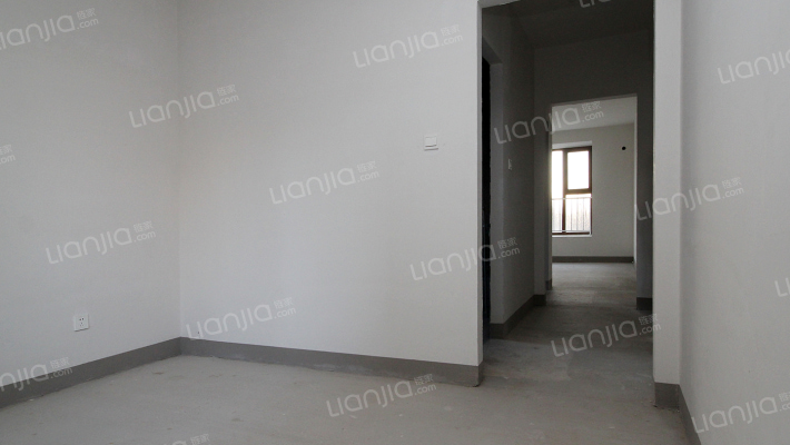 高铁新干线  中间楼层，采光好，没有遮挡-卧室B