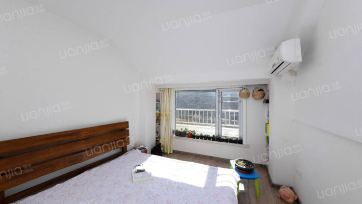 东山花园,在家可看童牛岭景色,前排无遮挡,客厅