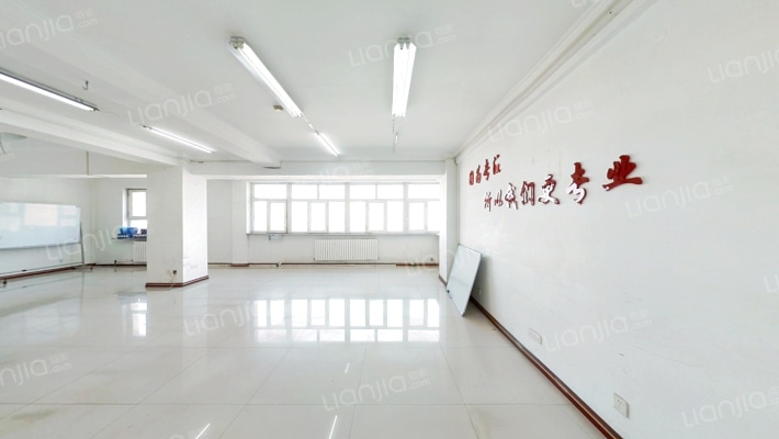 亚泰广场二手房实景图