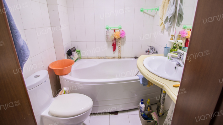 三室大明厅 南北通透 可拎包入住_哈尔滨道里顾乡凯德广场南方花园