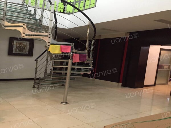 檀香花苑(别墅) 4室2厅 17000元