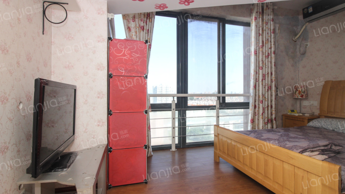 急卖尚景公寓挑高房 满五年 无增值税无个税