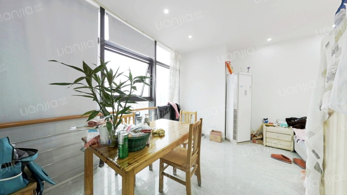 湖韵公馆二手房实景图