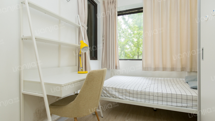 绿城翡翠城三期全景落地窗,边套大4房!