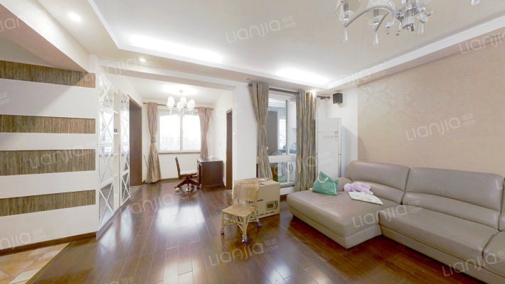 红石公寓二手房实景图