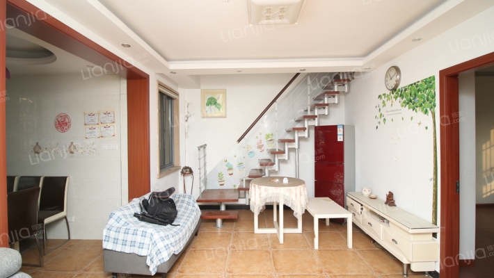 东雅新村3居室精装修好房144.21平300万出售