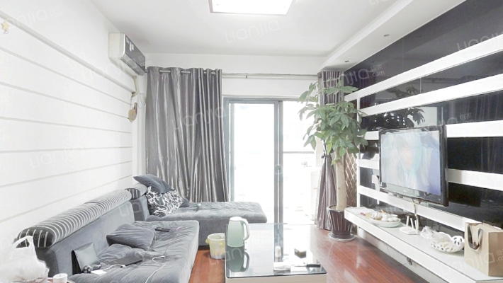 世纪豪门二手房实景图