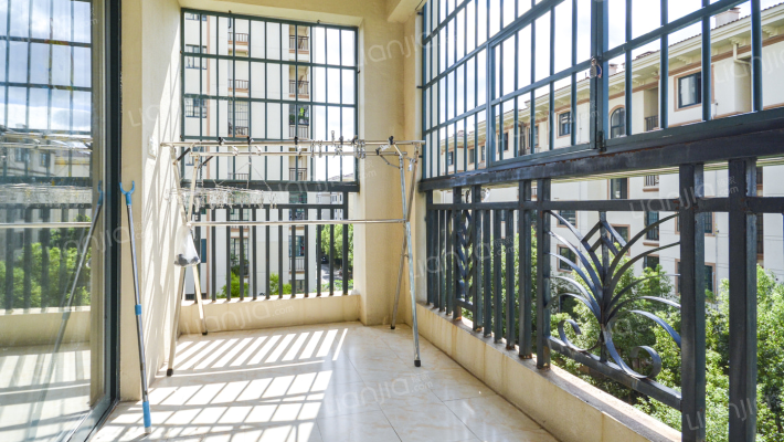 时间公园三期纯板楼,精装3房,房东诚意出售-阳台