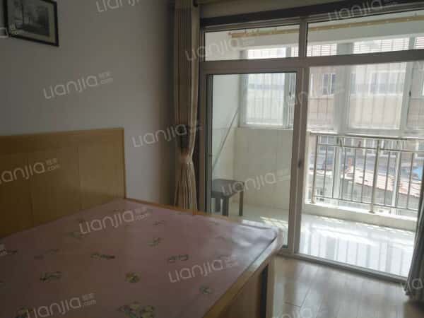 东李新苑 2室2厅 2500元