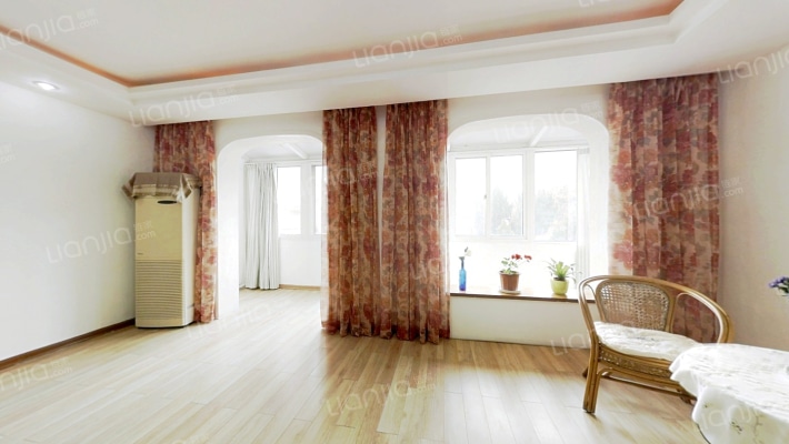 浪琴园二手房实景图