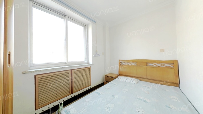 高区帝王宫南，西文化小区住人3咯欧的边户，3室精装修-卧室A