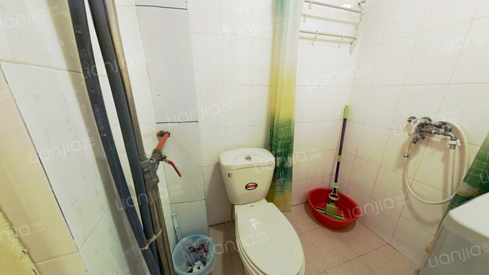 高区帝王宫南，西文化小区住人3咯欧的边户，3室精装修-卫生间