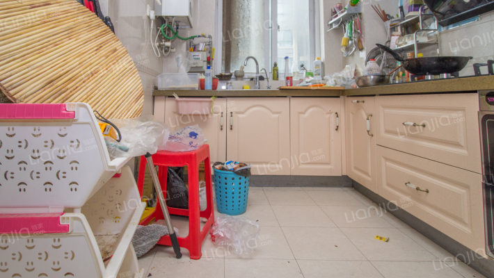 中汇东景国际  精装修   可以正常首付   精装修-厨房