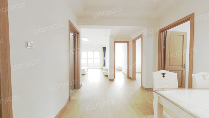 金地湖山境二手房实景图