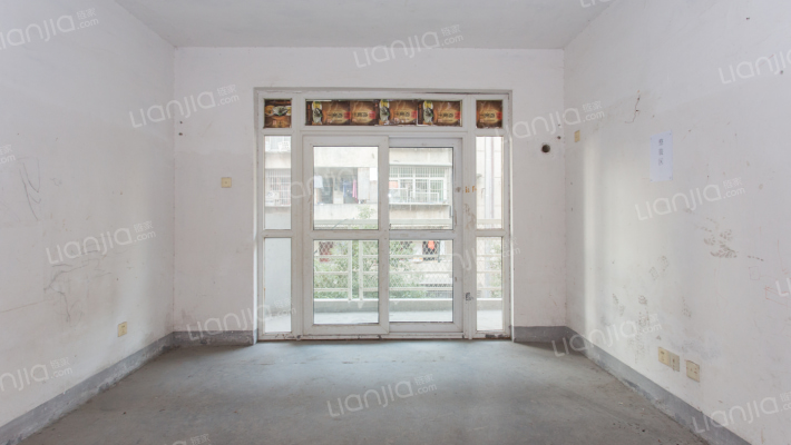 房子产权清晰 格局好 公摊面积小 带车库