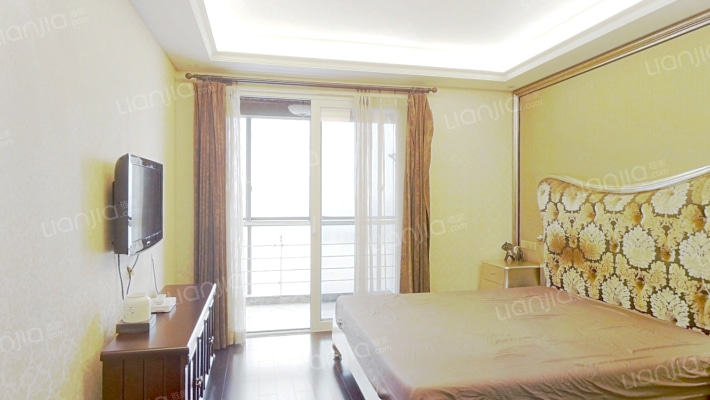 金色屋顶二手房实景图