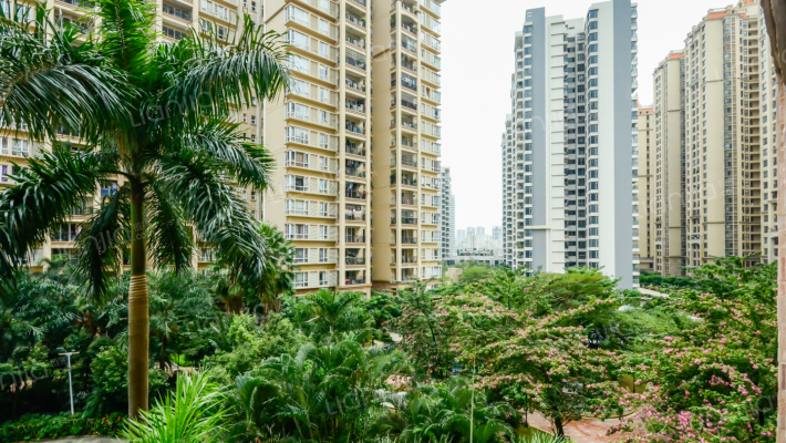 城市假日花园b区 四房南北通透 小区环境优美)