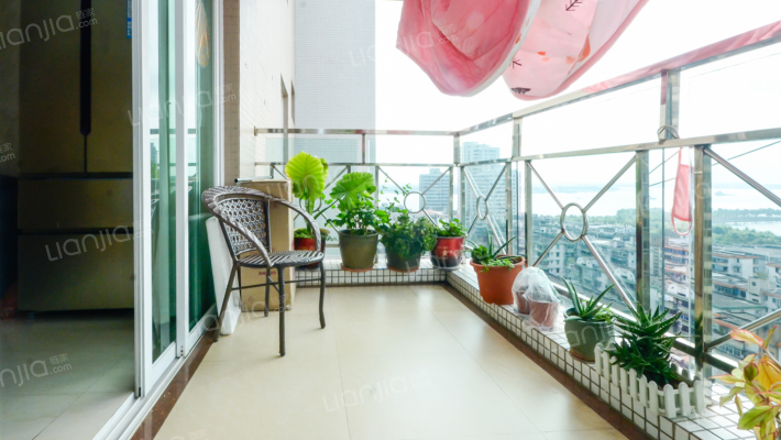 绿海大厦 3室2厅 193万_湛江霞山区海滨片区绿海大厦二手房(湛江链家)