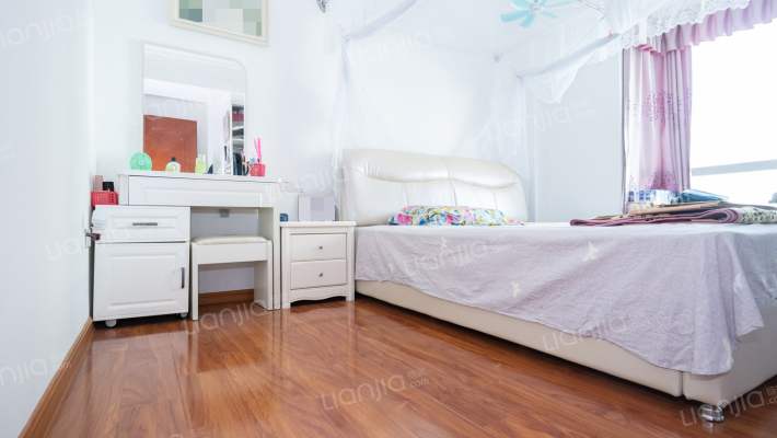 房子户型方正,采光通风效果不错!-卧室a