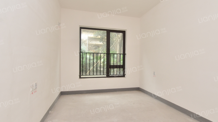 重庆链家网约克郡底跃,前后花园,六米挑高地下