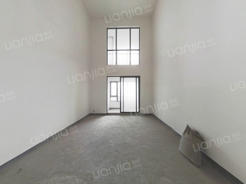 整租·融创御锦 4室1厅 跃层 南