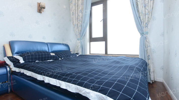 重庆链家网简欧风格,9成新,家具家电全送,位置