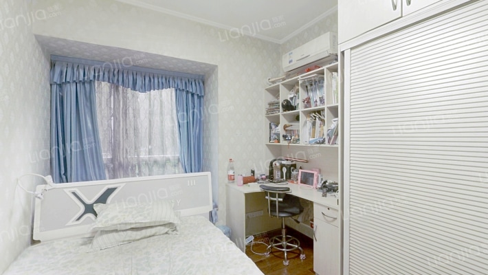 出行便利，空气清新，环境优美的滨江房源-卧室A