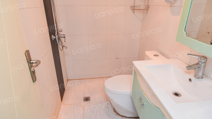 重庆链家网慧能大厦正规两居室,中间楼层,视野