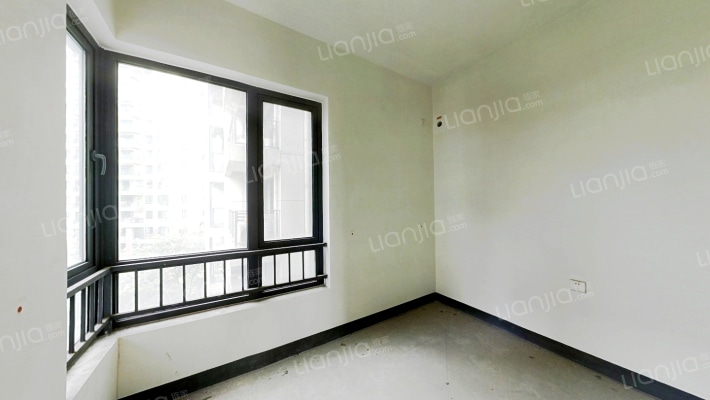 龙湖春森彼岸 ，高品质楼盘，*大透明全景落地阳台窗-卧室C