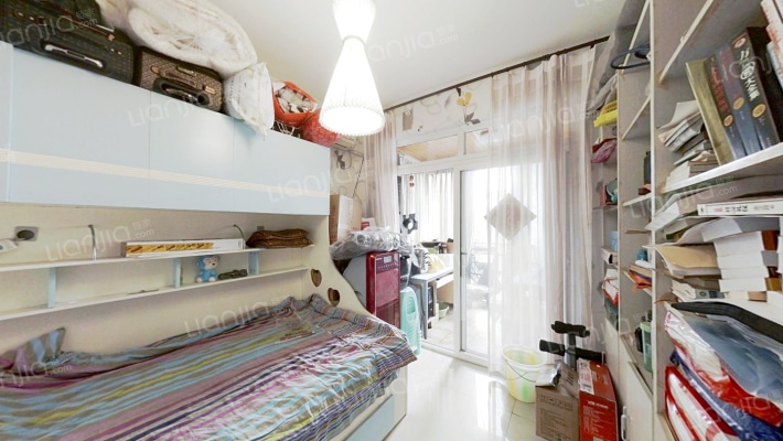 房子属于杨公桥一代品质，小区大开发商，环境优美配套-卧室C