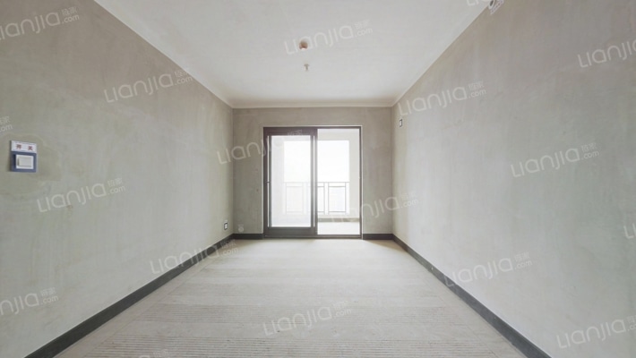 融创凡尔赛领馆三期二手房实景图