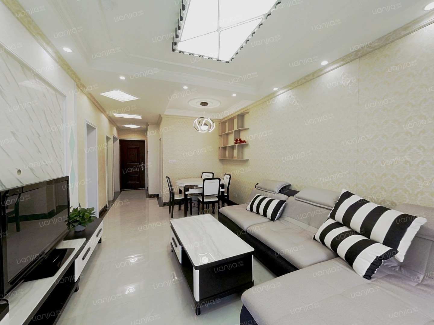 精装房 朝中庭 出行购物方便 离轻轨站 报业集团 近_重庆渝北中央公园