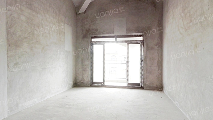 盛唐叠彩山一期二手房实景图