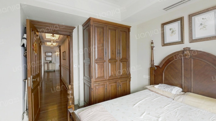 带阳台的卧室怎么装修好 prod-389d237f-e933-4416-beb1-ac49d18a2a23.jpg.710x400.jpg