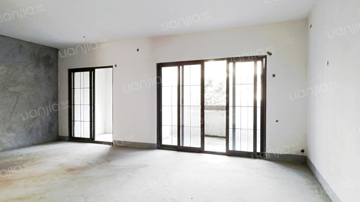 隆鑫花漾湖二手房实景图