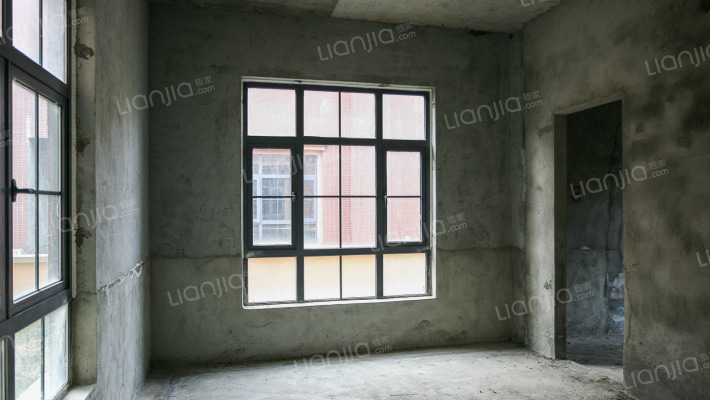 郫县中铁奥维尔 清水套四 一楼带花园_成都郫